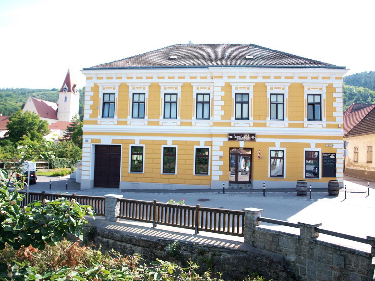 Papperl A' Pub Hotel Schonberg am Kamp Luaran gambar